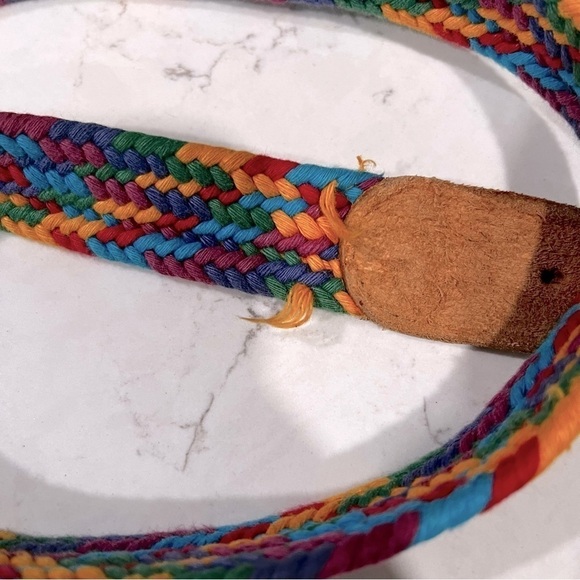 VINTAGE 90’s Multicolored Woven and Leather Belt. - Picture 3 of 10